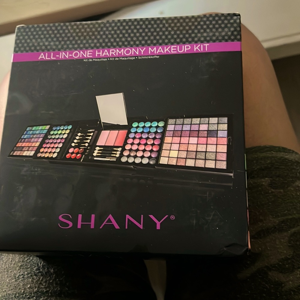 Shany makeup kit